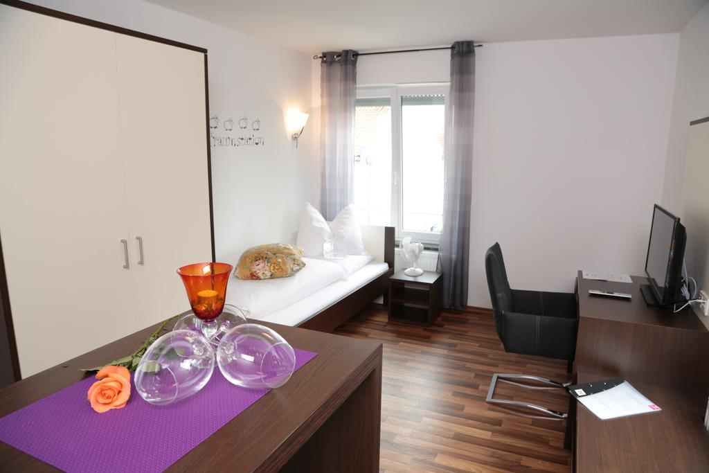 Hotel Am Marktplatz Gangkofen Δωμάτιο φωτογραφία